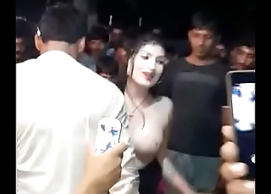 Sexy Dance Mujra concerning public flashing boobs