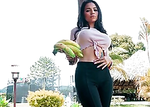 CARNE DEL MERCADO - Sexy Latina Mila Garcia tastes meaty dick and gets fucked
