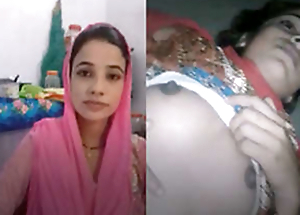 Exclusive- Sexy Indian cute girlfriend bonking