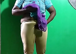 horny desi indian tamil telugu kannada malayalam hindi vanitha showing big boobs with an increment of shaved pussy leggings press hard boobs press nip fretting pussy masturbation big green chilli